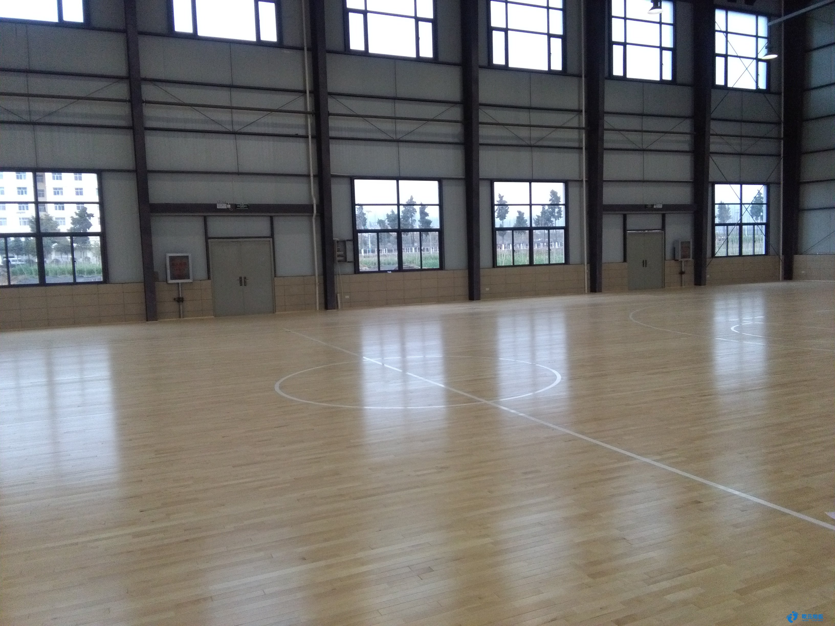 專(zhuān)業(yè)體育木地板好處