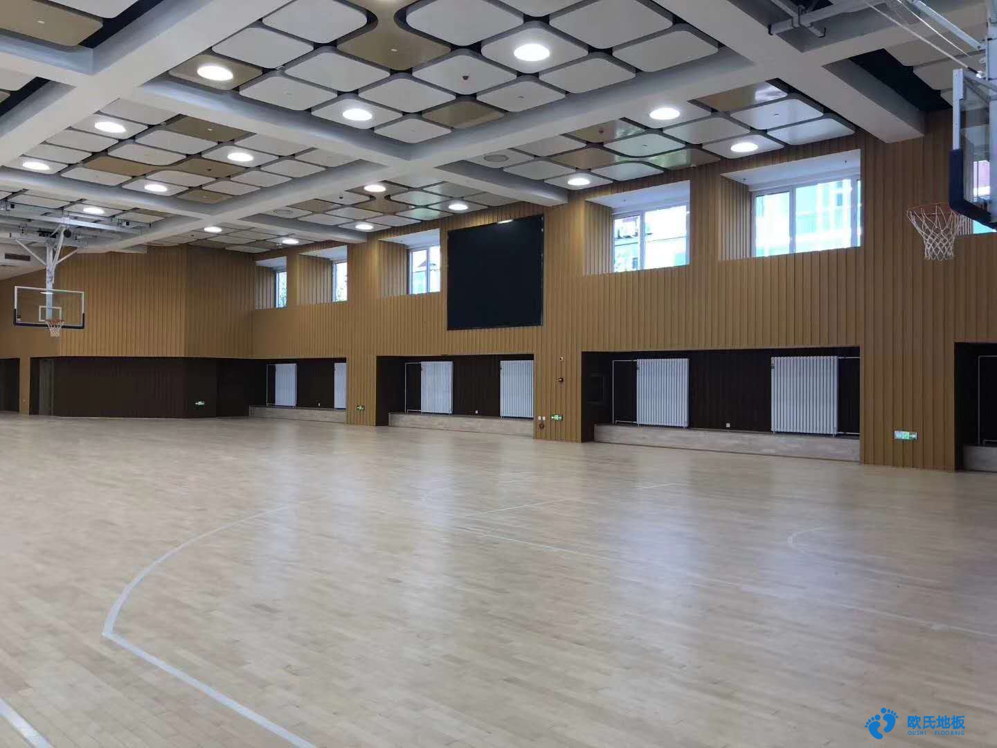 室內(nèi)運(yùn)動場健身房運(yùn)動木地板批發(fā)