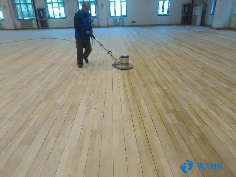 運(yùn)動(dòng)木地板后期出現(xiàn)變形的原因