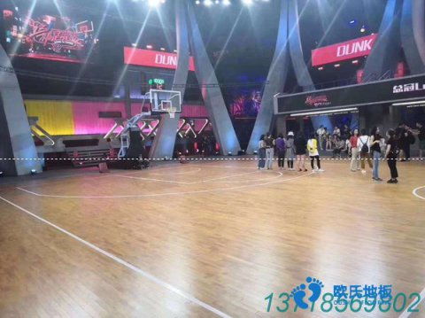  專業(yè)的籃球運(yùn)動(dòng)館、選專業(yè)運(yùn)動(dòng)木地板
