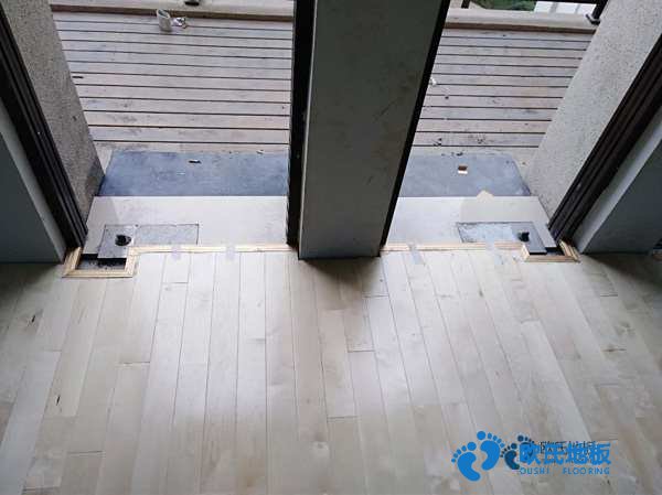 學(xué)?；@球場館地板灰分含量
