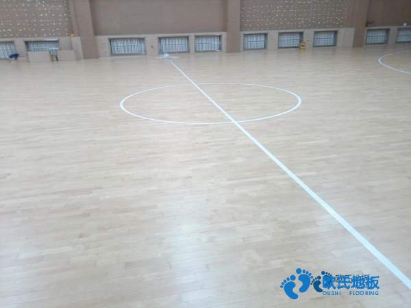 學(xué)?；@球場(chǎng)館木地板的含水率
