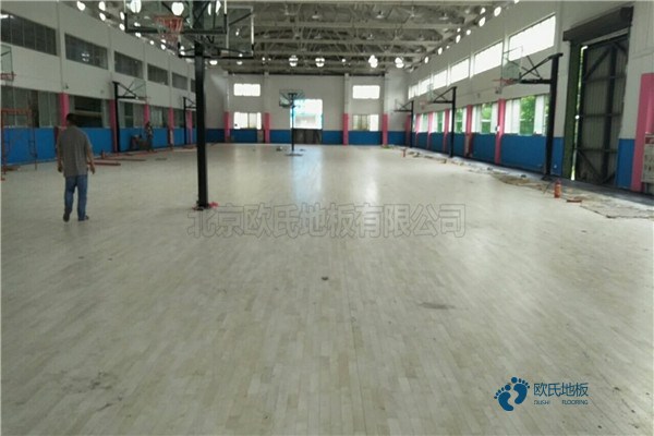 較好的籃球運(yùn)動(dòng)木地板常見問(wèn)題