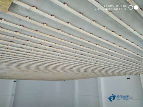 單龍骨體育場館木地板環(huán)保嗎