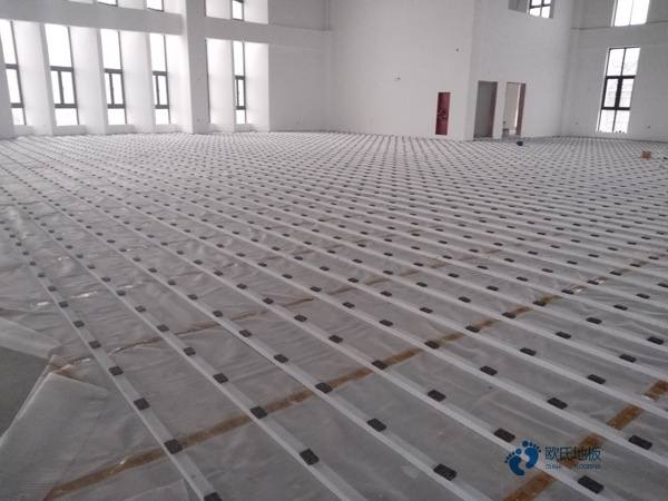 雙龍骨體育場(chǎng)館地板保養(yǎng)知識(shí)1