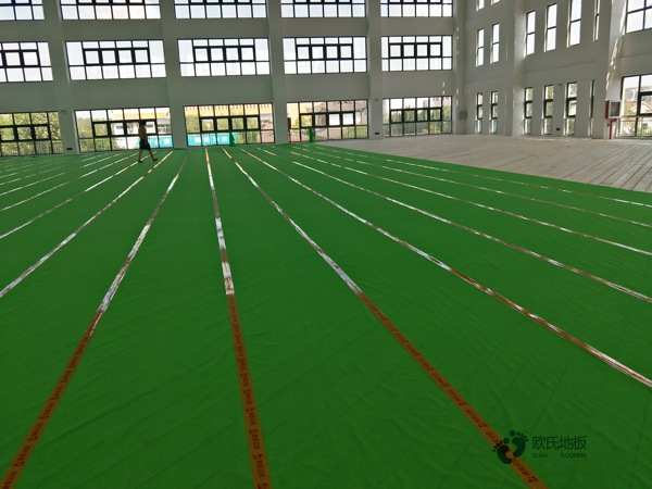 小學(xué)體育運(yùn)動木地板施工步驟1