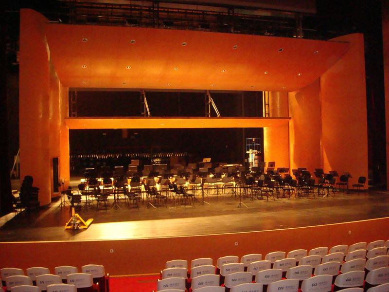 購(gòu)買(mǎi)松木舞臺(tái)體育場(chǎng)地板牌子1