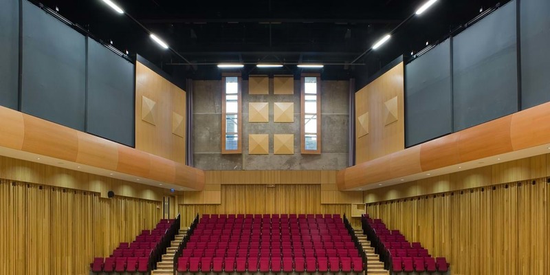 松木舞臺體育木地板施工團隊2